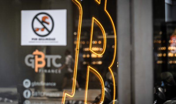 Рынок криптовалют пострадал от биткойн-китов, распродавших ставки на 45 миллиардов долларов.