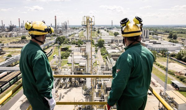 Венгерский НПЗ по-прежнему может работать на нероссийской нефти