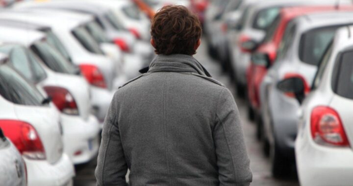 Дорожеет не только жилье: за 5 лет резко выросло количество владельцев автомобилей