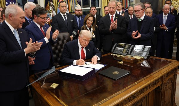 Завершилось самое продолжительное приостановка работы правительства США