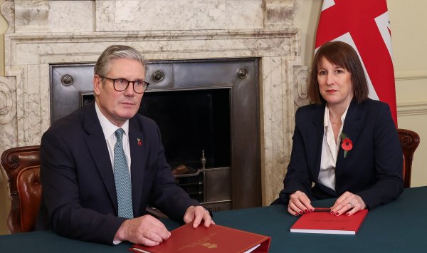 Рынок облигаций не спасет ни премьер-министра Великобритании, ни его министра финансов.