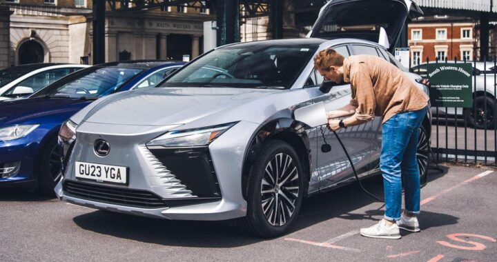 Еще одна страна Европы вводит налог на электромобили