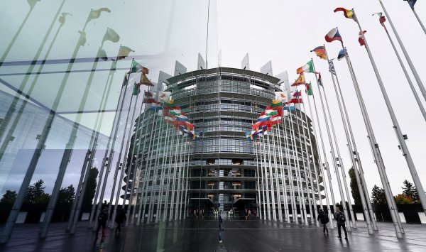 ЕС резко сокращает правила ESG после давления США