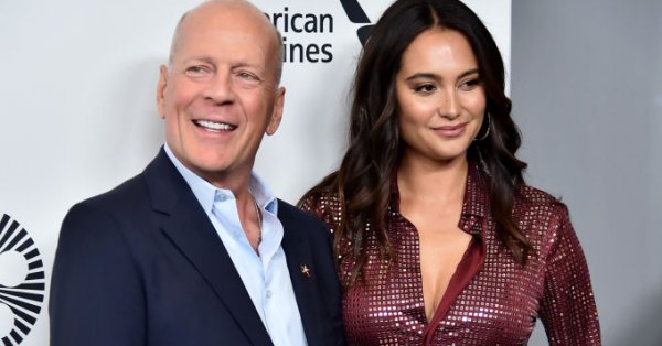 Они уже не маленькие – взгляните на взрослых дочерей Эммы Хеминг и Брюса Уиллиса.