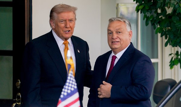 Трамп предоставил Венгрии освобождение от пошлин на российскую нефть в пользу Орбана