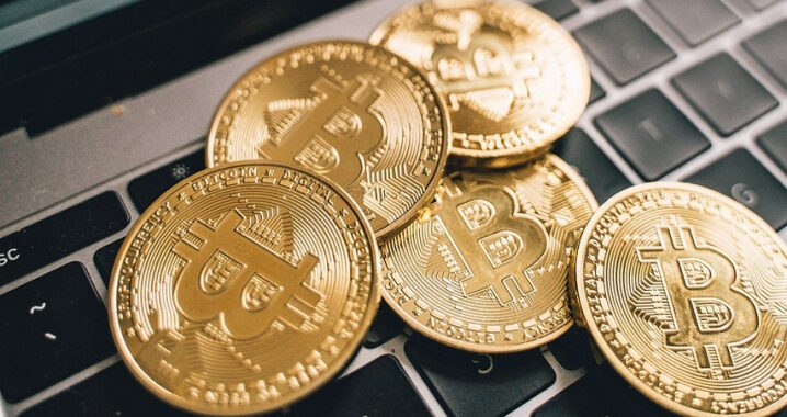 Неудачный октябрь для биткоина: актив закрыл месяц в минусе впервые с 2018 года