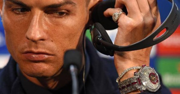 Виллы, машины, часы! Дорогие игрушки Криштиану Роналду (ФОТО)