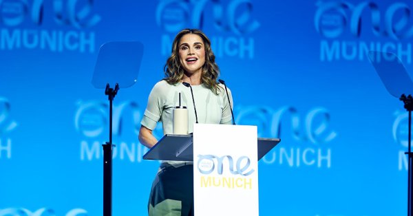 Королева Рания дебютировала со своим самым смелым маникюром