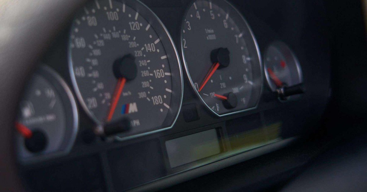 Сколько BMW имеют большой пробег?