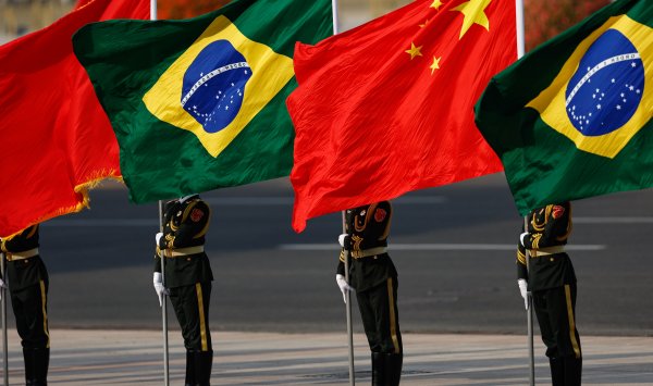 Политическая элита Колумбии поворачивается к Китаю накануне выборов