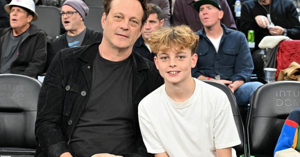 Винс Вон показал подросшего сына — взял его на баскетбольный матч