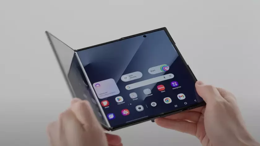 Samsung опубликовала видео распаковки Galaxy Z TriFold