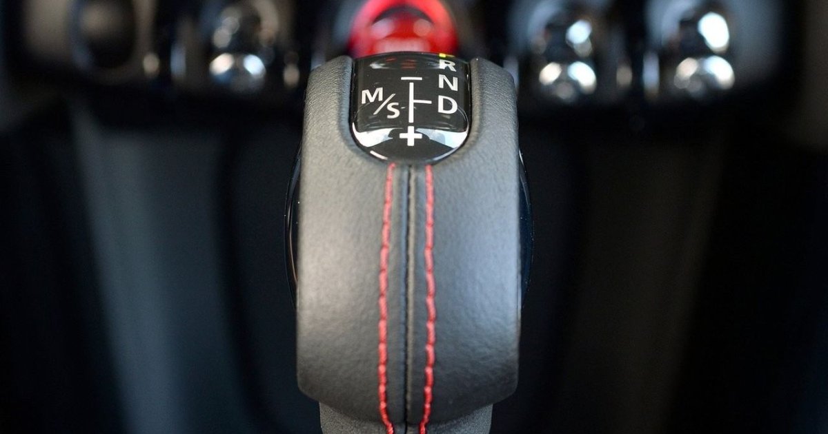 Небольшой подержанный автомобиль с автоматической коробкой передач — 4 надежных предложения