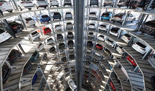 Европа пытается выиграть время для автомобильной промышленности, застрявшей в настоящем