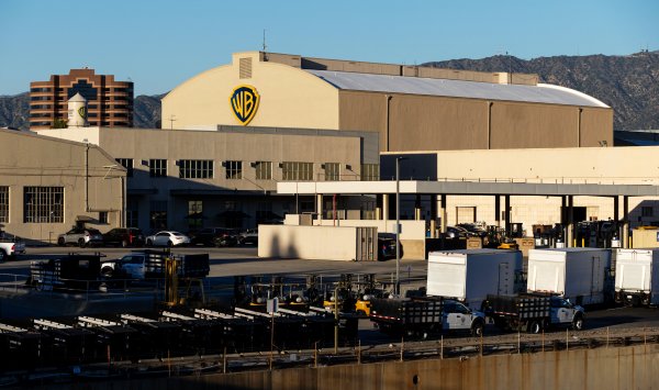 Warner Bros. рассматривала возможность отклонения предложения Paramount