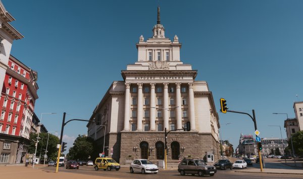 Каким должен быть бюджет Болгарии? Мы спросили у экспертов