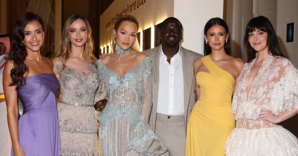 Гламур, красота и стиль – Нина Добрев, Дакота Джонсон и Джессика Альба блистали на гала-концерте «Женщины в кино»