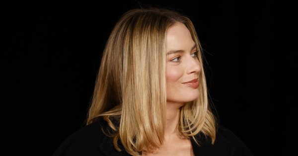 Марго Робби — за интимные сцены с Джейкобом Элорди