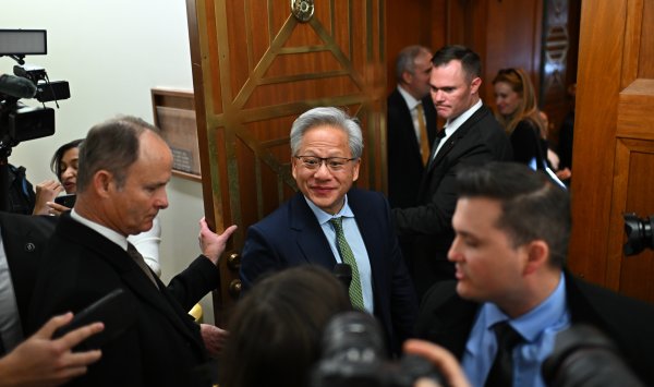 Китай отказывается от чипов Nvidia H200, перехитрив стратегию США