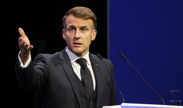 Саркози узаконил крайне правых и подорвал центр Макрона