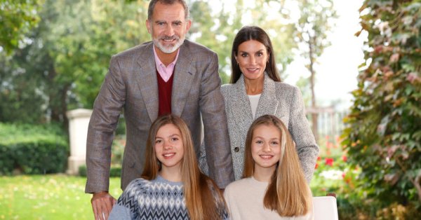 Королевское Рождество - см. открытку королевы Летиции и испанской королевской семьи.