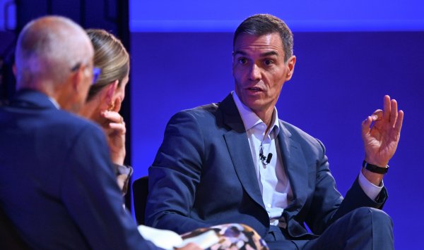 Обвинения в сексуальном насилии потрясли феминистское правительство Испании