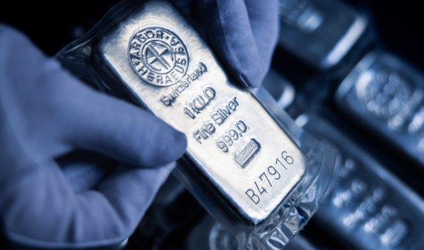 Почему серебро превысит золото в 2025 году