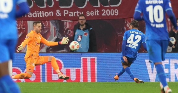 «Байер» из Леверкузена взял верх над «Лейпцигом».