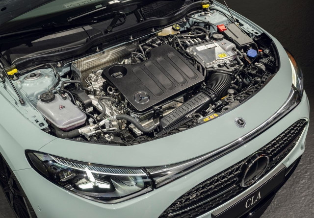 Мерседес-Бенц CLA