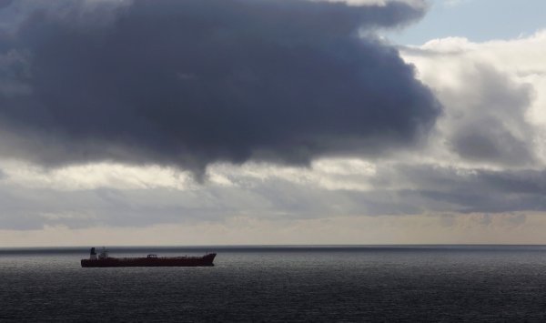 Российские танкеры укрываются у берегов Турции, чтобы снизить риск нападения дронов