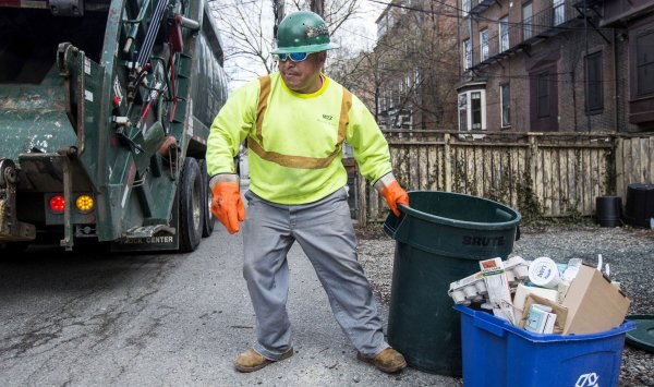 Налог на свалки: принцип «загрязнитель платит» не будет обязательным в 2026 году.