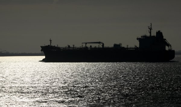 Еще один танкер, связанный с Россией, подвергся нападению в Черном море