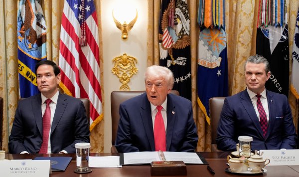 США расширяют запрет на поездки еще в 30 стран