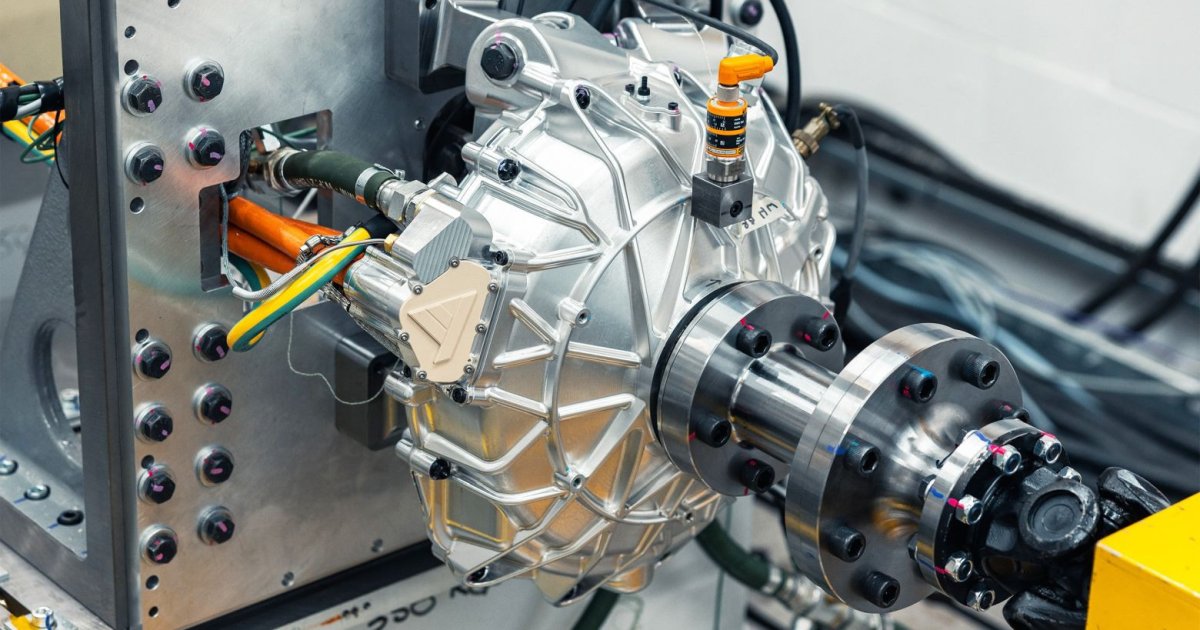 Новая технология Mercedes делает задние тормоза бессмысленными