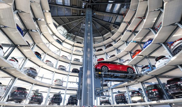 Все больше и больше европейцев предпочитают гибриды чистым электромобилям или КПГ, но не из Китая.