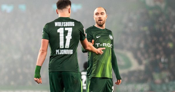 Аномалия: 20-летний футболист оформил хет-трик, когда "Вольфсбург" проиграл дома со счетом 3:4