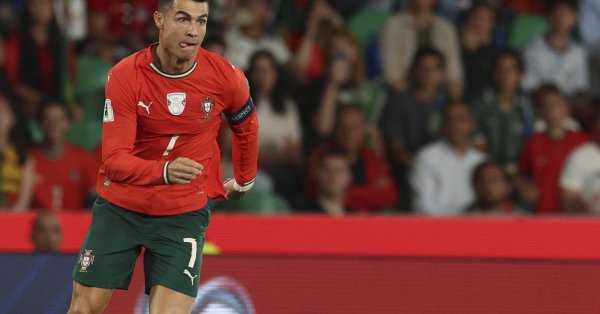 «Верблюжьи скачки интереснее»: насмешка невидимого Криштиану Роналду