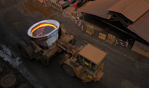 Медь приближается к $12 000 за тонну, цены на цветные металлы резко растут