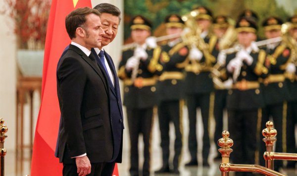 Макрон и Си встретились в Пекине для переговоров по торговле и Тайваню