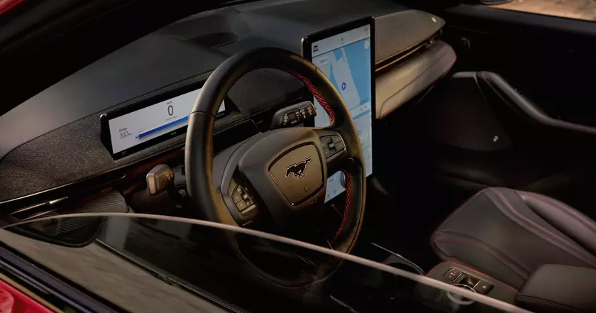 Сенсорный экран вашего автомобиля может отвлекать больше, чем вы думаете