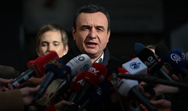 Премьер-министр Косово убедительно побеждает на досрочных выборах