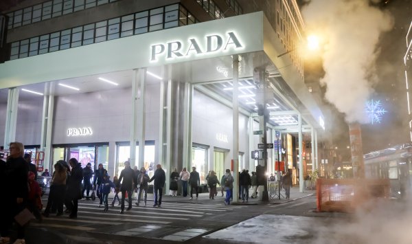 Prada не намерена менять идентичность Versace