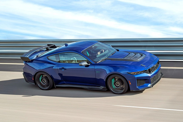 Форд Мустанг Дарк Хорс СК