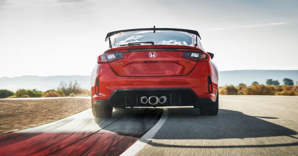 10 автомобилей, которые отказались быть современными