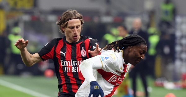 Драма о сердечном приступе на «Сан-Сиро»! Нереализованный пенальти на последней секунде спас «Милан»