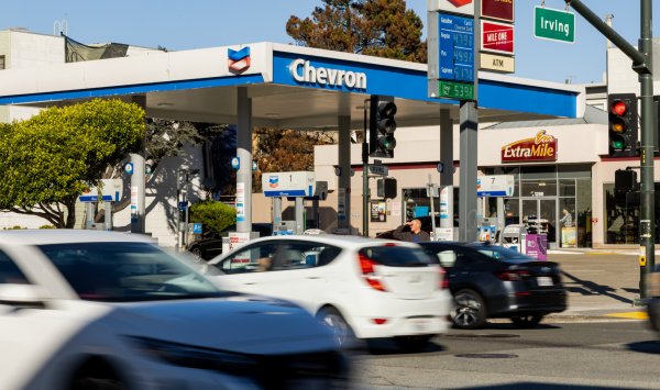 Акции нефтяных гигантов подскочили на фоне нового курса США по Венесуэле