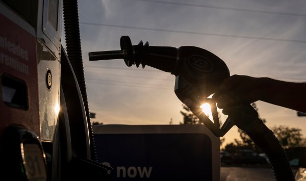 Доллар США ударил по Европе в период слабости