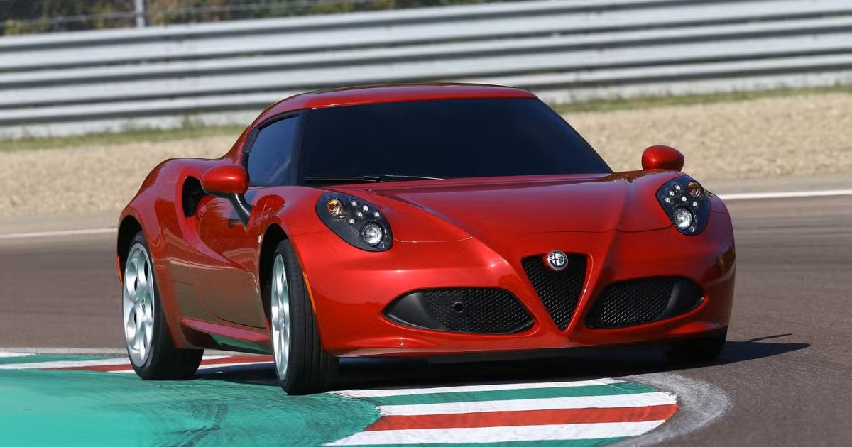 10 спортивных автомобилей, которыми сложно управлять