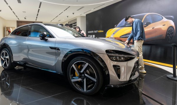 Автопроизводители в Китае снизили цены, несмотря на правила