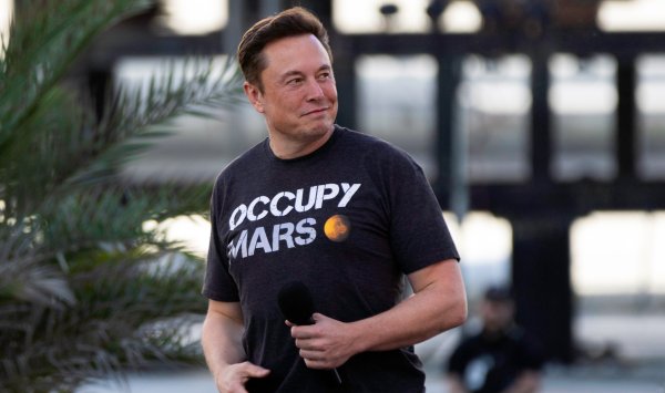 Маск рассматривает возможность слияния SpaceX с Tesla или xAI